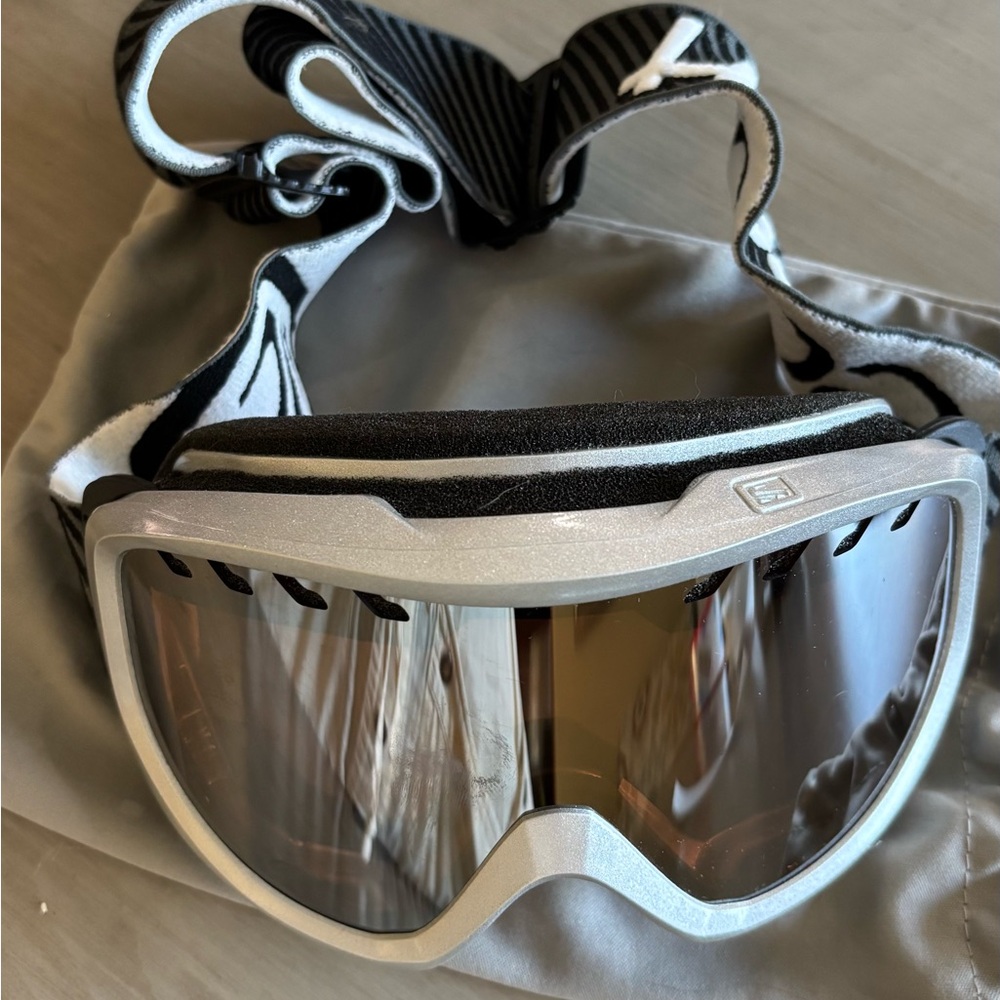Scott ski snowboard Silver VR Headset with Black Straps